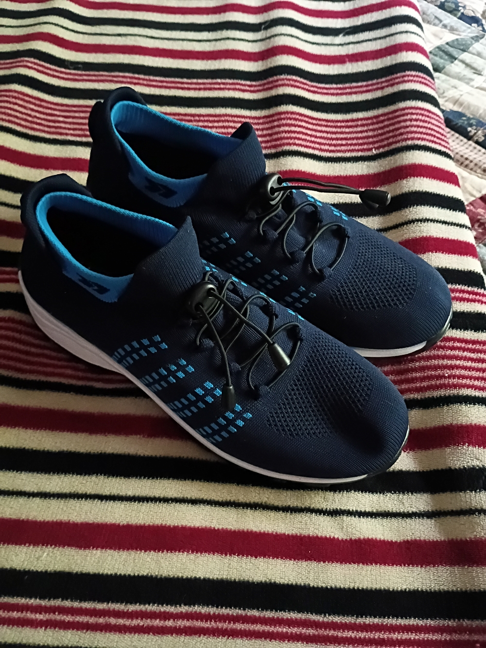 Men's Navy Blue Lightweight Knit Sneakers